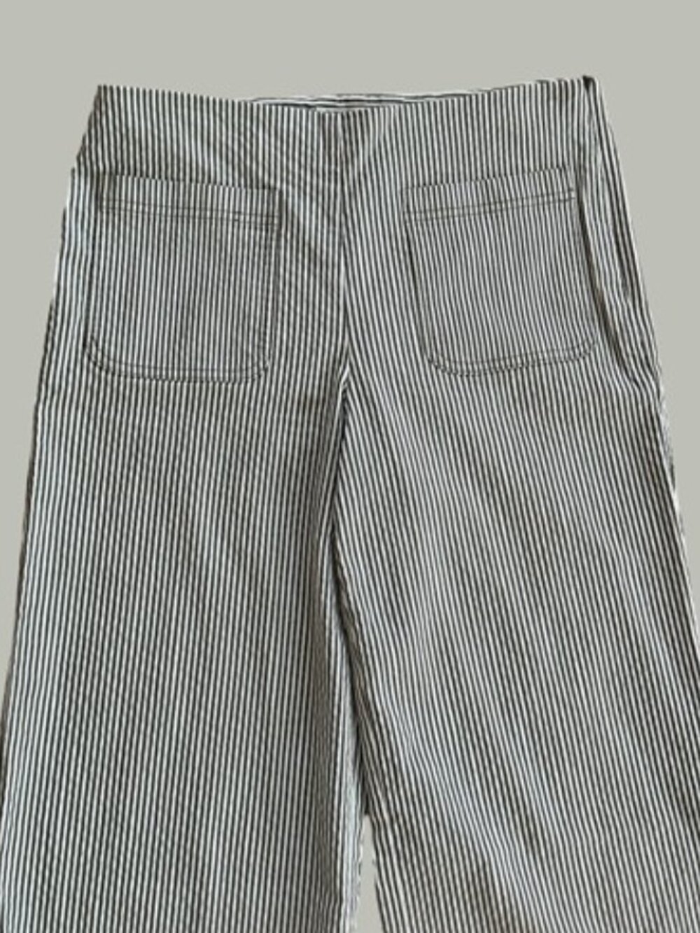 Trina Turk Olive Green and White Striped Wide Leg Cropped Pants - Size 6 - Picture 5 of 13